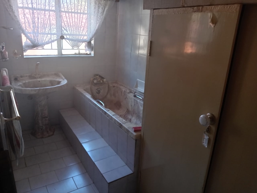 4 Bedroom Property for Sale in Mabopane Unit D North West